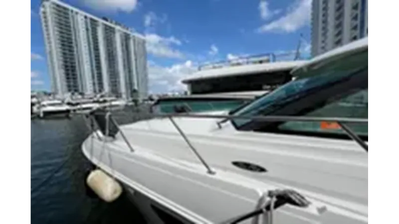 Slide: The Image of SEA RAY 450 Sundancer 2010 - 2