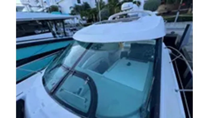 Slide: The Image of SEA RAY 450 Sundancer 2010 - 9
