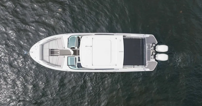 Slide: The Image of SEA RAY 2023 - 17