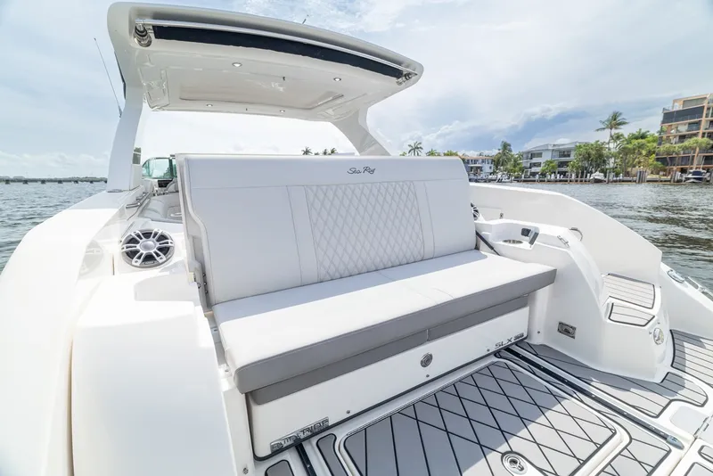 Slide: The Image of SEA RAY 2023 - 46