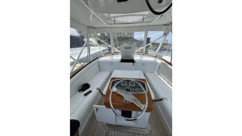 Slide: The Image of PREDATOR 35 Express 2001 - 8