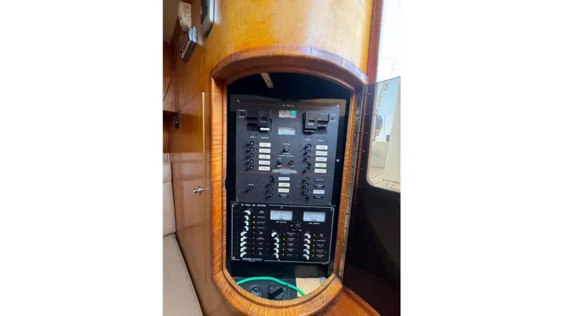 Slide: The Image of PREDATOR 35 Express 2001 - 9