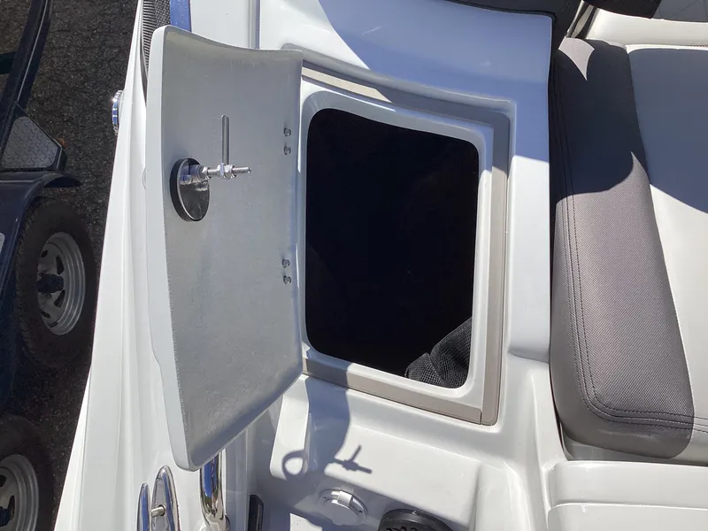 Slide: The Image of Crownline Boats 278 SS 2026 - 58