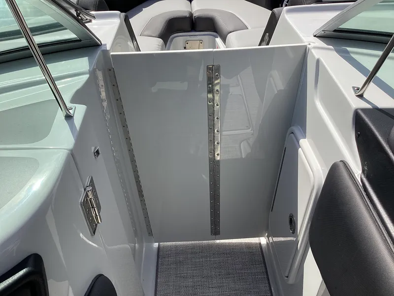 Slide: The Image of Crownline Boats 278 SS 2026 - 16
