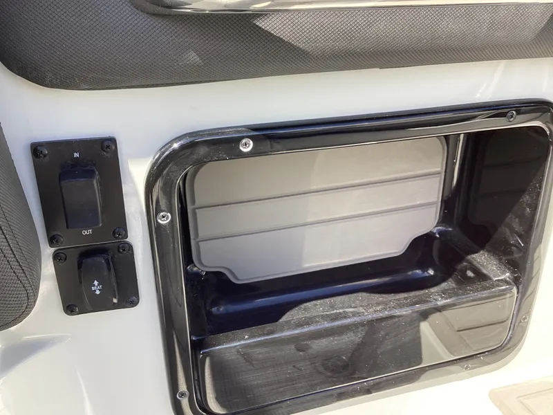 Slide: The Image of Crownline Boats 278 SS 2026 - 35
