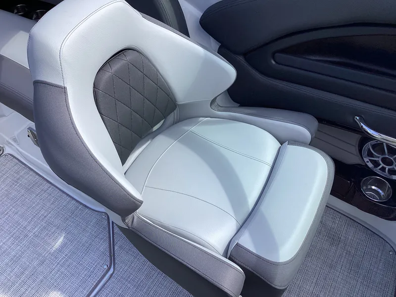 Slide: The Image of Crownline Boats 278 SS 2026 - 24