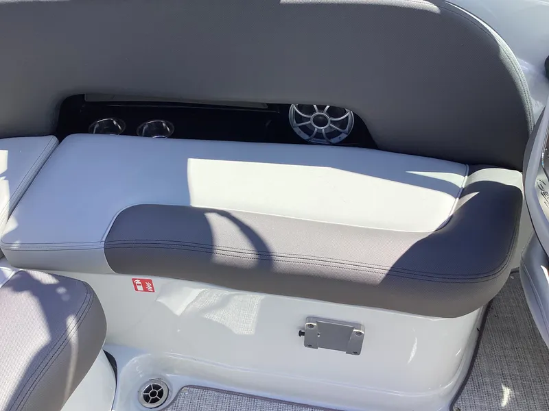 Slide: The Image of Crownline Boats 278 SS 2026 - 36