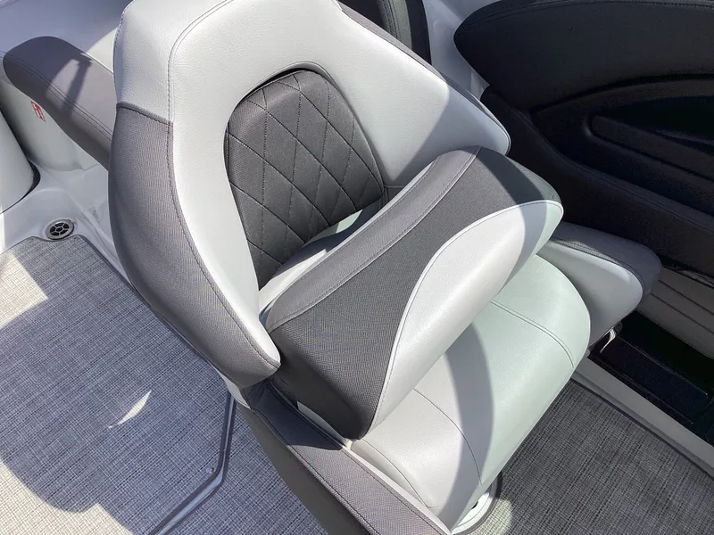 Slide: The Image of Crownline Boats 278 SS 2026 - 23