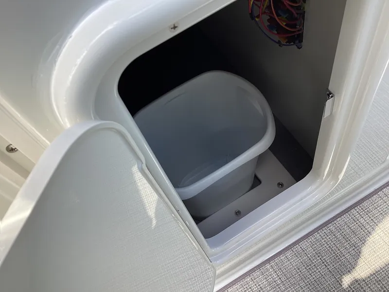 Slide: The Image of Crownline Boats 278 SS 2026 - 15