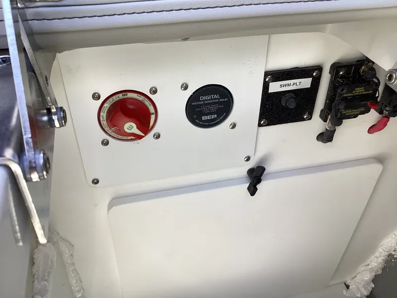 Slide: The Image of Crownline Boats 278 SS 2026 - 38