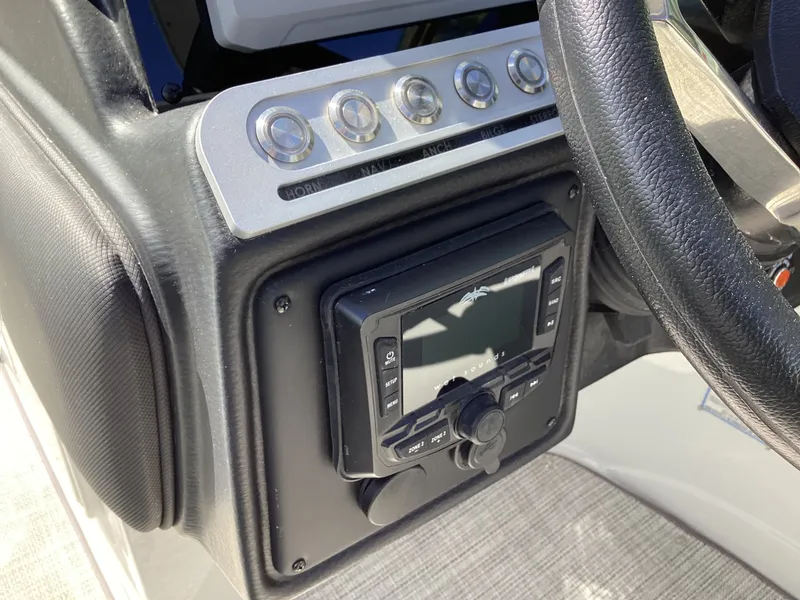 Slide: The Image of Crownline Boats 278 SS 2026 - 29