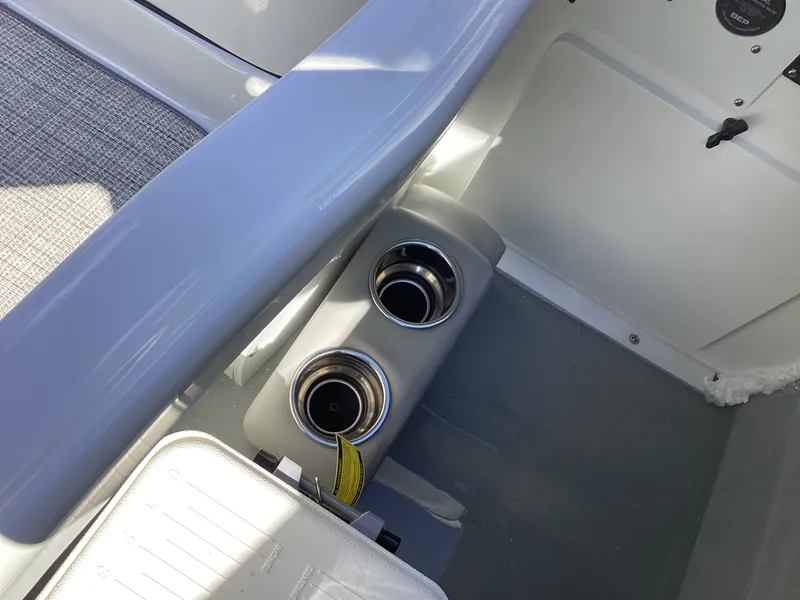 Slide: The Image of Crownline Boats 278 SS 2026 - 39