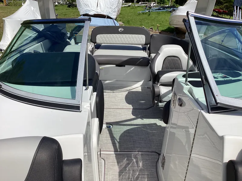 Slide: The Image of Crownline Boats 278 SS 2026 - 9