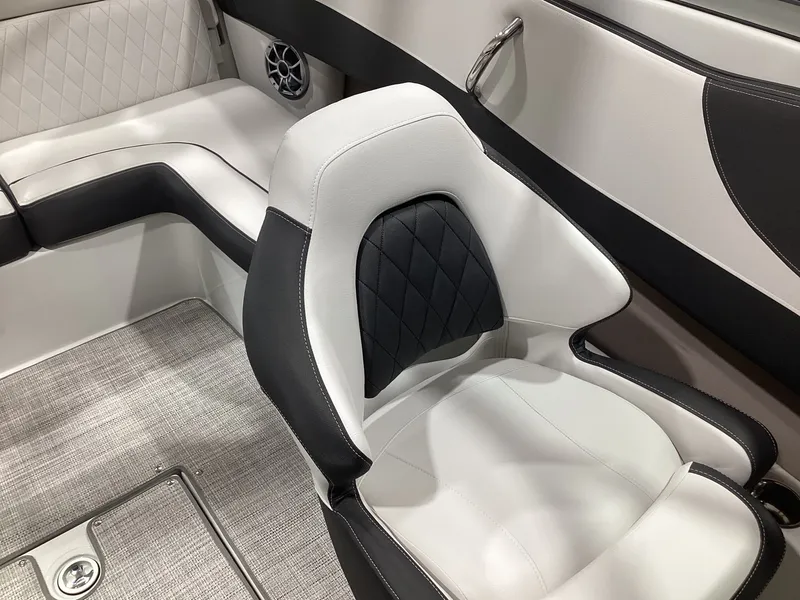 Slide: The Image of Crownline Boats 240 SS 2026 - 16