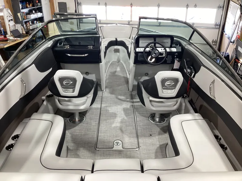 Slide: The Image of Crownline Boats 240 SS 2026 - 9