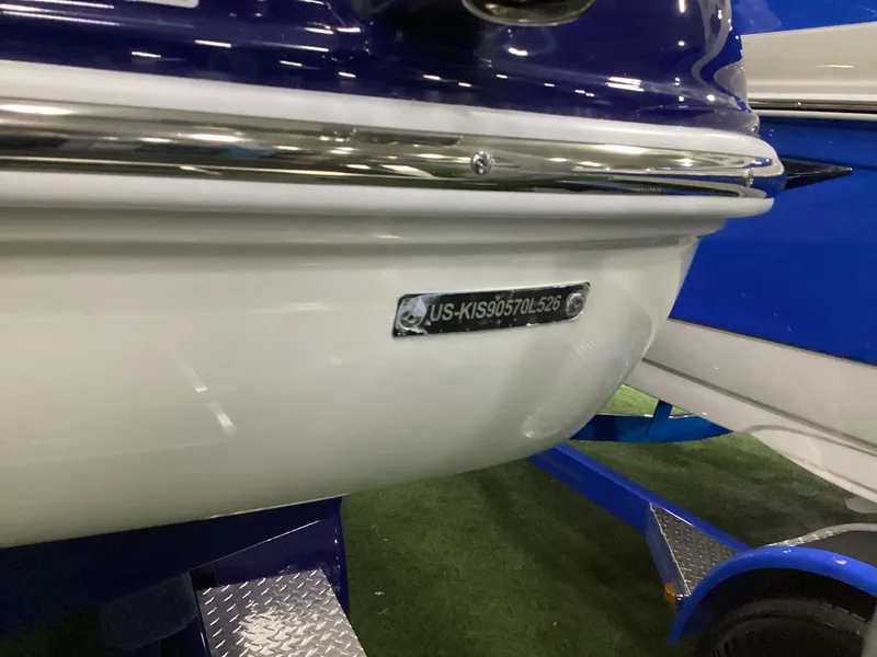 Slide: The Image of Crownline Boats 220 SS 2026 - 1