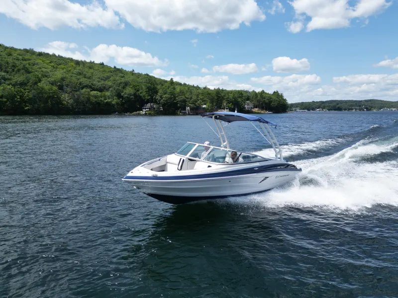 Slide: The Image of Crownline Boats 220 SS 2026 - 30