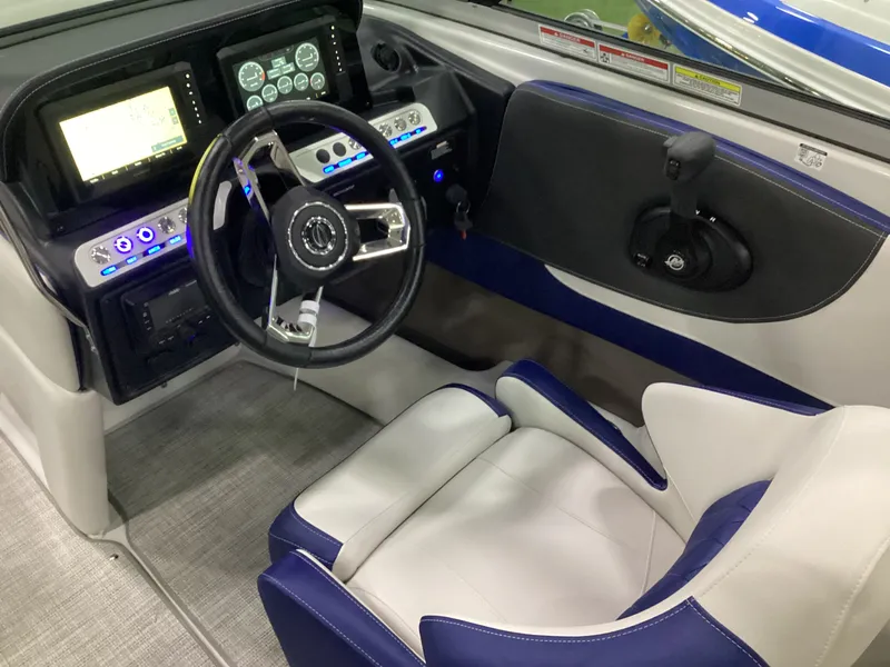Slide: The Image of Crownline Boats 220 SS 2026 - 11
