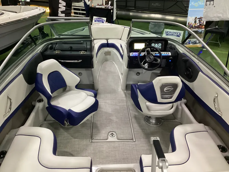 Slide: The Image of Crownline Boats 220 SS 2026 - 9