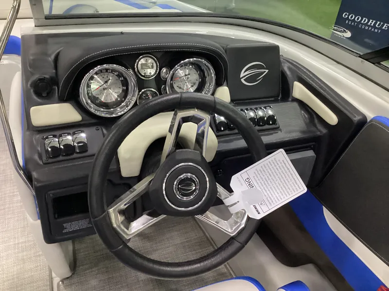 Slide: The Image of Crownline Boats 210 SS 2026 - 9
