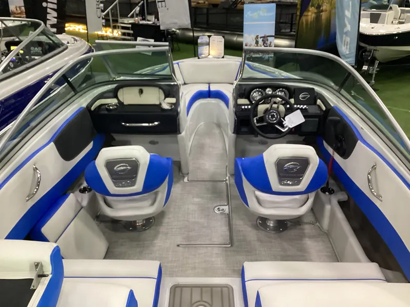 Slide: The Image of Crownline Boats 210 SS 2026 - 7