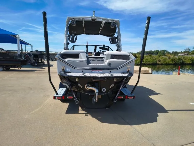 Slide: The Image of Nautique S21 2022 - 4