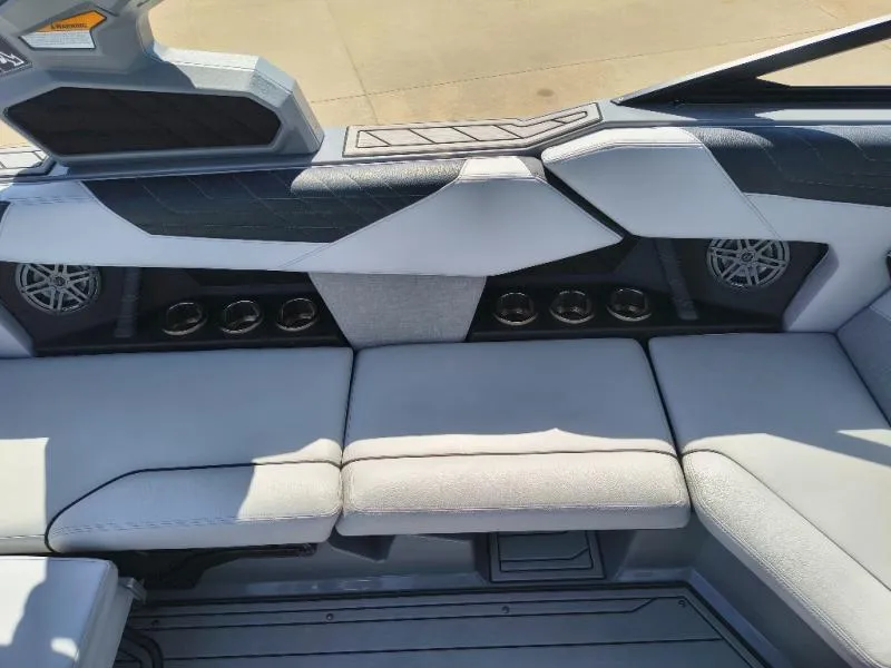 Slide: The Image of Nautique S21 2022 - 18