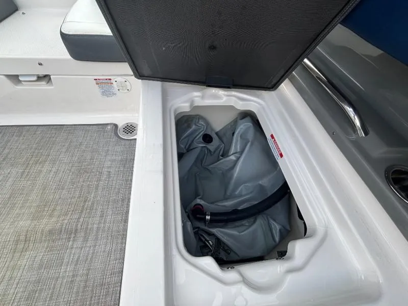 Slide: The Image of Chaparral VRX223 2019 - 19