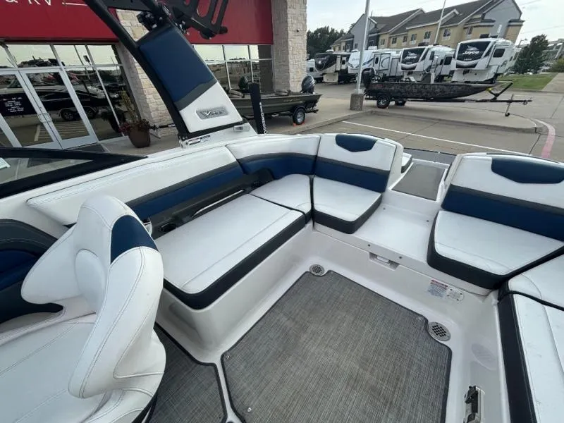 Slide: The Image of Chaparral VRX223 2019 - 18