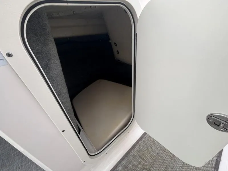 Slide: The Image of Chaparral VRX223 2019 - 11