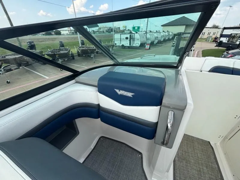 Slide: The Image of Chaparral VRX223 2019 - 15