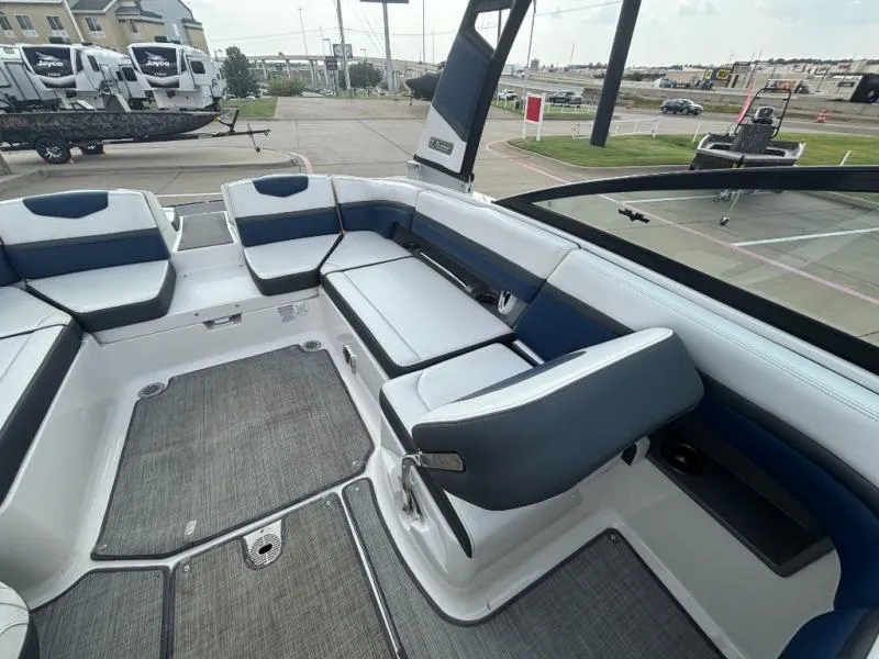 Slide: The Image of Chaparral VRX223 2019 - 17