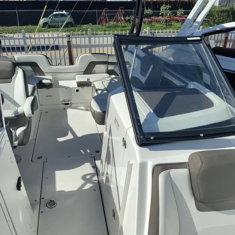 Slide: The Image of Yamaha 242LTD-SE 2016 - 10