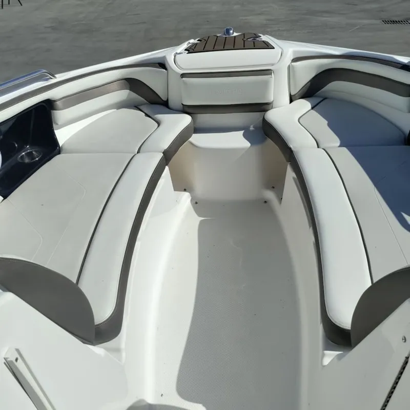Slide: The Image of Yamaha 242LTD-SE 2016 - 8
