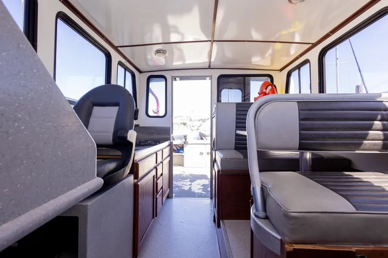 Slide: The Image of Norvelle 3210 Explorer 2004 - 16