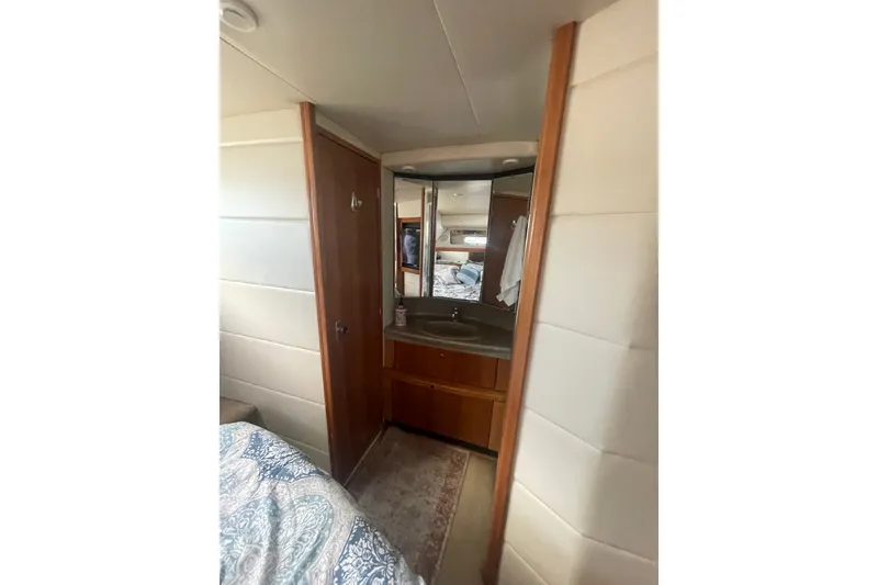Slide: The Image of Bayliner 4087 Aft Cabin Motoryacht 1999 - 32