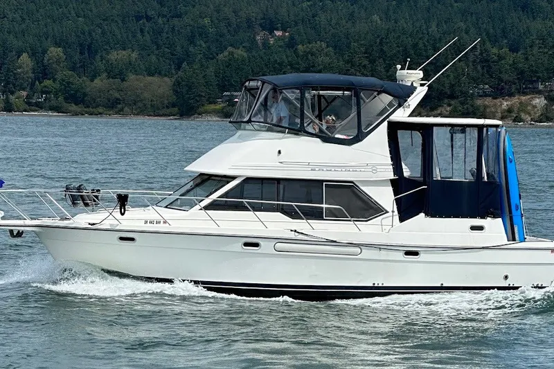 Slide: The Image of Bayliner 4087 Aft Cabin Motoryacht 1999 - 43