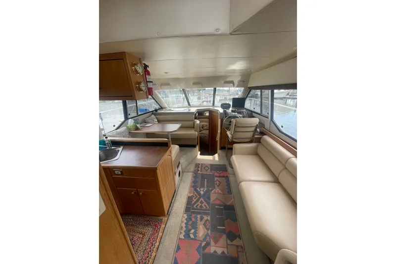 Slide: The Image of Bayliner 4087 Aft Cabin Motoryacht 1999 - 13