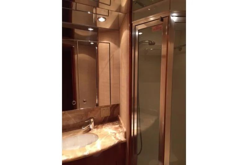 Slide: The Image of Hatteras 65 Convertible 2004 - 23