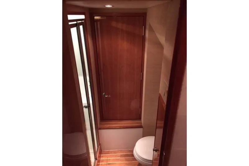 Slide: The Image of Hatteras 65 Convertible 2004 - 25