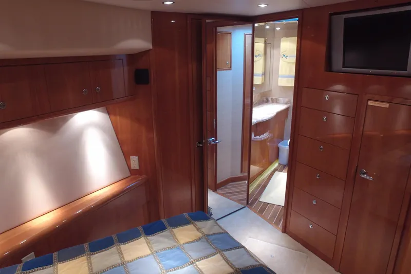 Slide: The Image of Hatteras 65 Convertible 2004 - 17