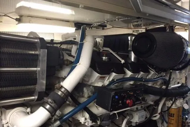 Slide: The Image of Hatteras 65 Convertible 2004 - 32