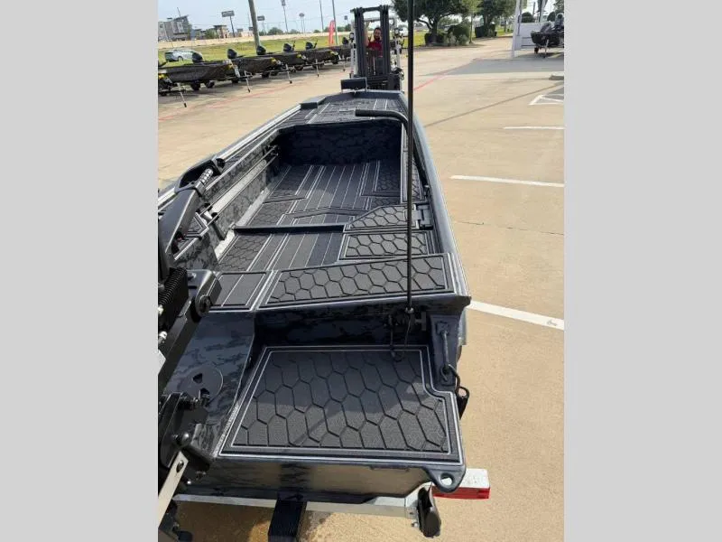Slide: The Image of Gator-Tail 18/54 Extreme Series 2027 - 17