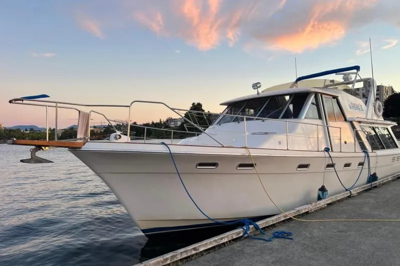 The Image of Bayliner 4588 Pilothouse 1988 - 0