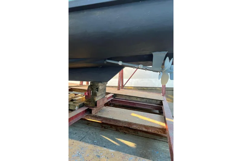 Slide: The Image of Bayliner 4588 Pilothouse 1988 - 38