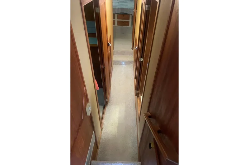 Slide: The Image of Bayliner 4588 Pilothouse 1988 - 13