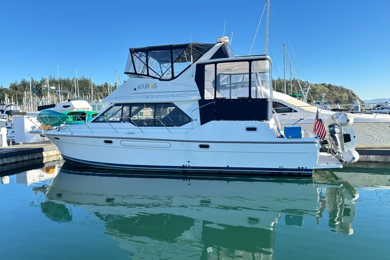 Slide: The Image of Bayliner 4087 Aft Cabin Motoryacht 2000 - 1