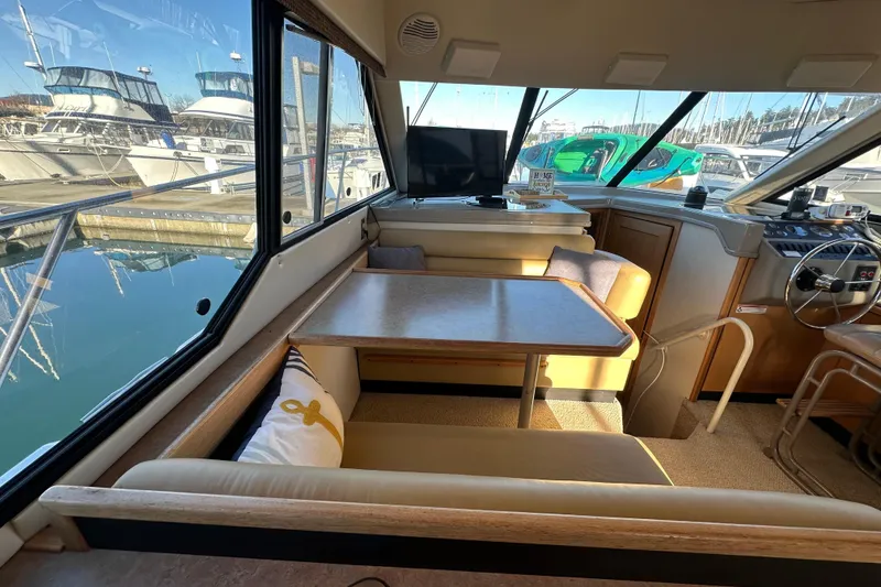 Slide: The Image of Bayliner 4087 Aft Cabin Motoryacht 2000 - 9