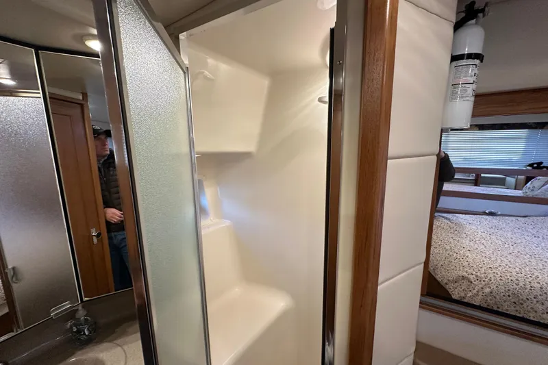 Slide: The Image of Bayliner 4087 Aft Cabin Motoryacht 2000 - 25