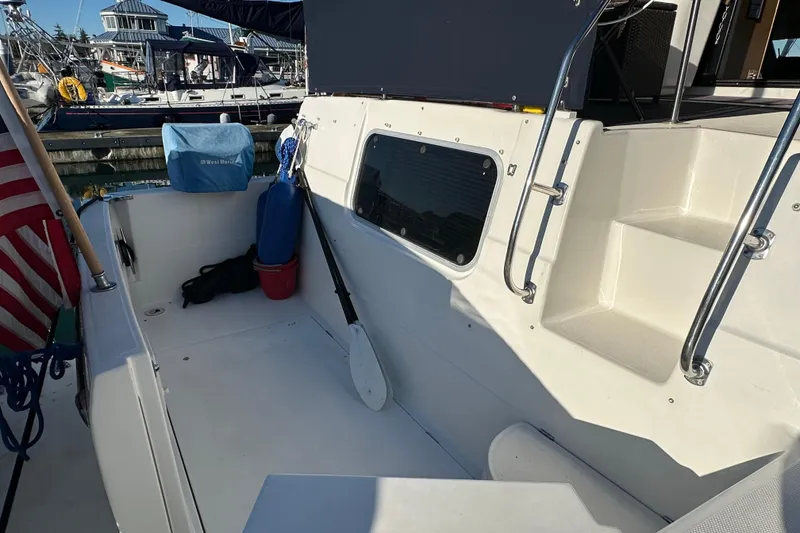 Slide: The Image of Bayliner 4087 Aft Cabin Motoryacht 2000 - 12